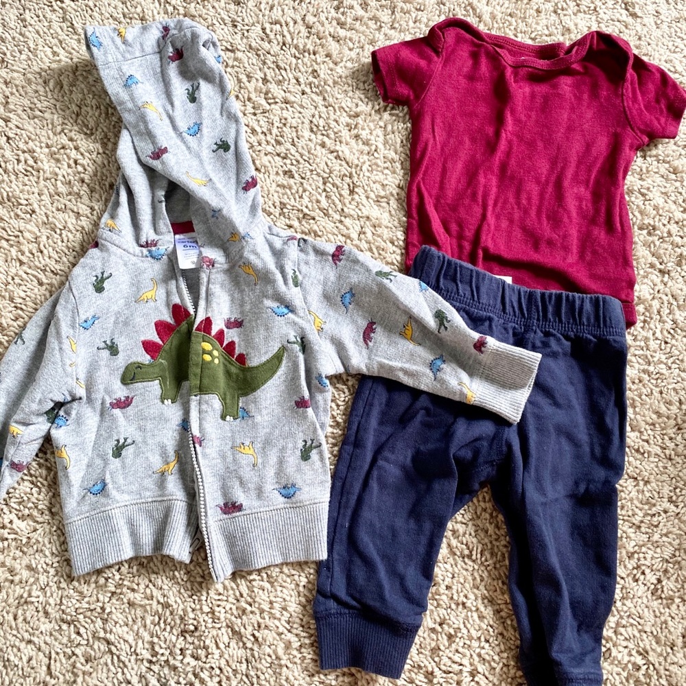 Carter’s outfit set